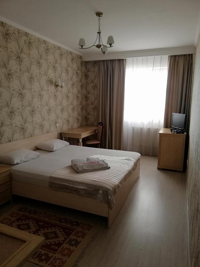 O Azamat Hotell Astana Eksteriør bilde