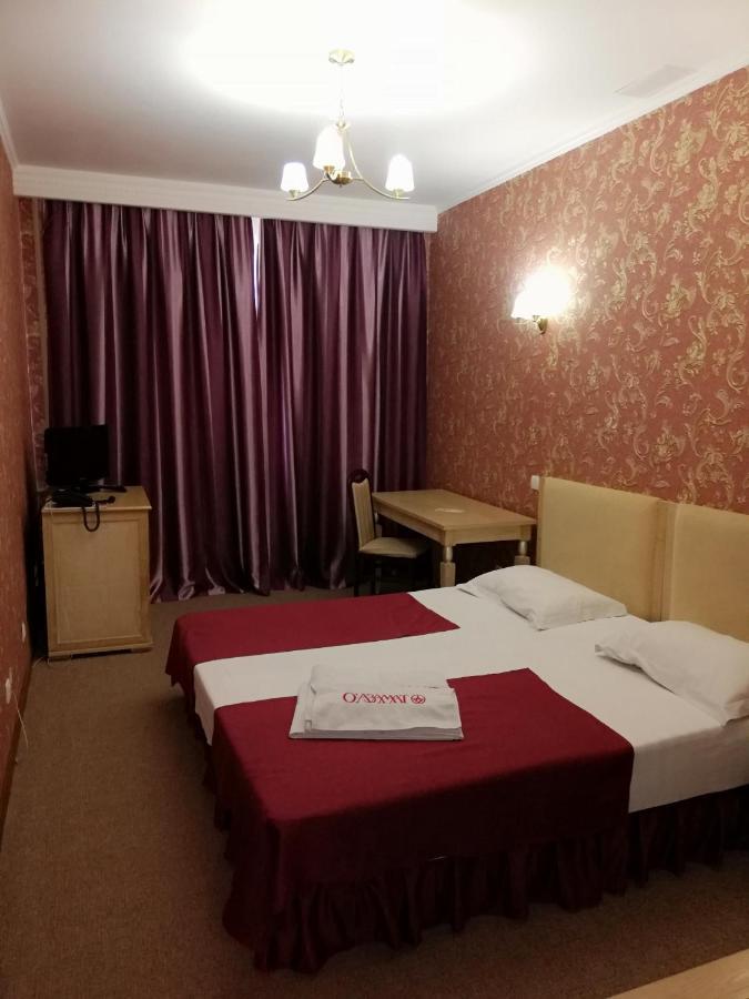 O Azamat Hotell Astana Eksteriør bilde
