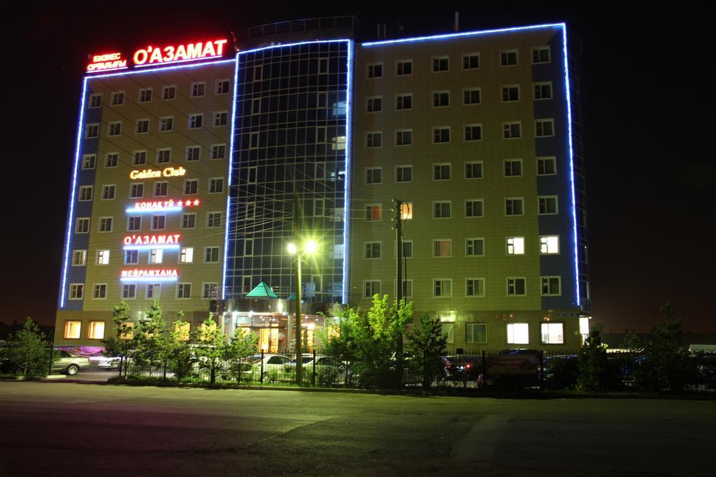 O Azamat Hotell Astana Eksteriør bilde
