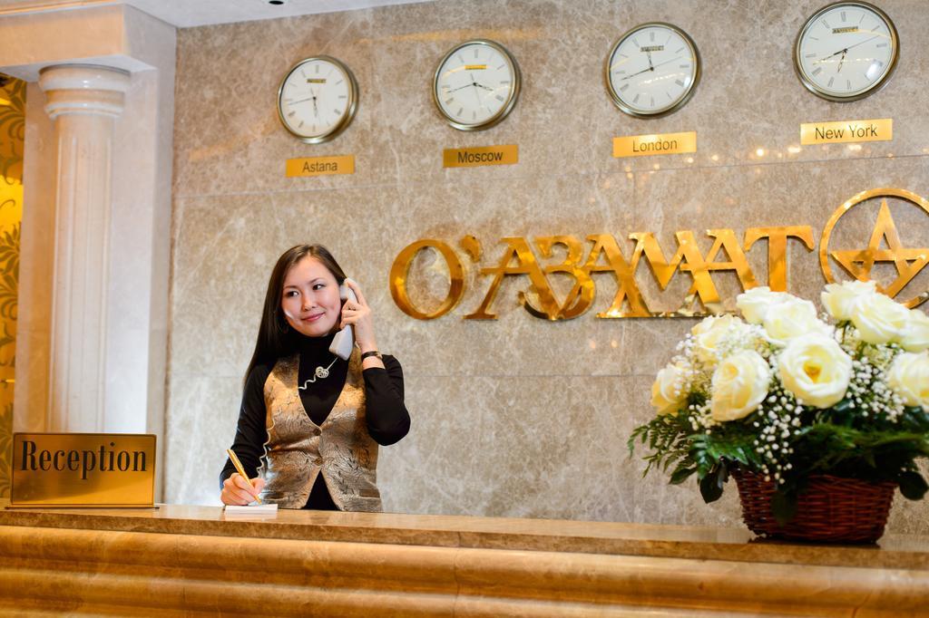 O Azamat Hotell Astana Eksteriør bilde