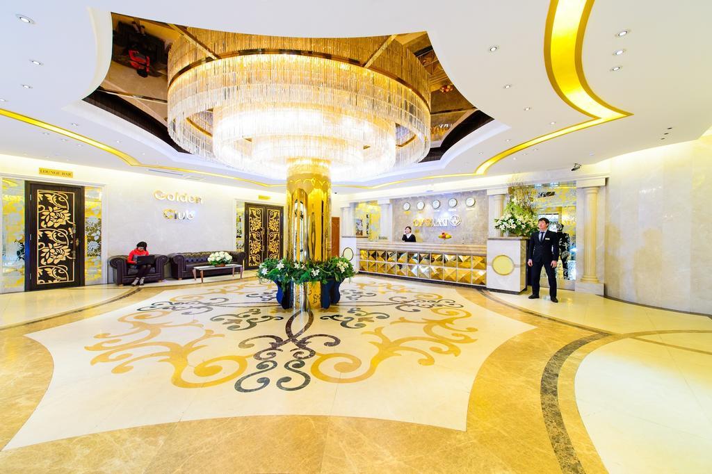 O Azamat Hotell Astana Eksteriør bilde