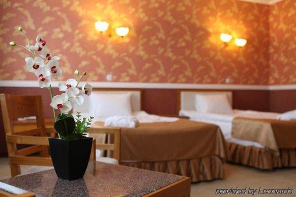 O Azamat Hotell Astana Rom bilde
