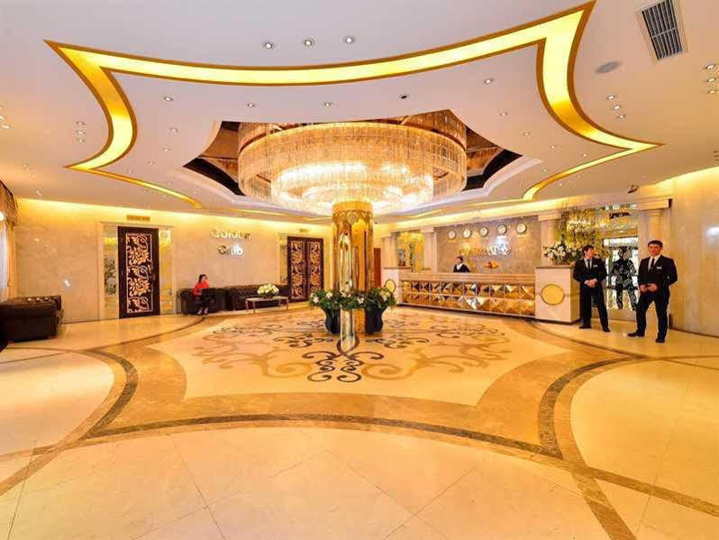 O Azamat Hotell Astana Eksteriør bilde
